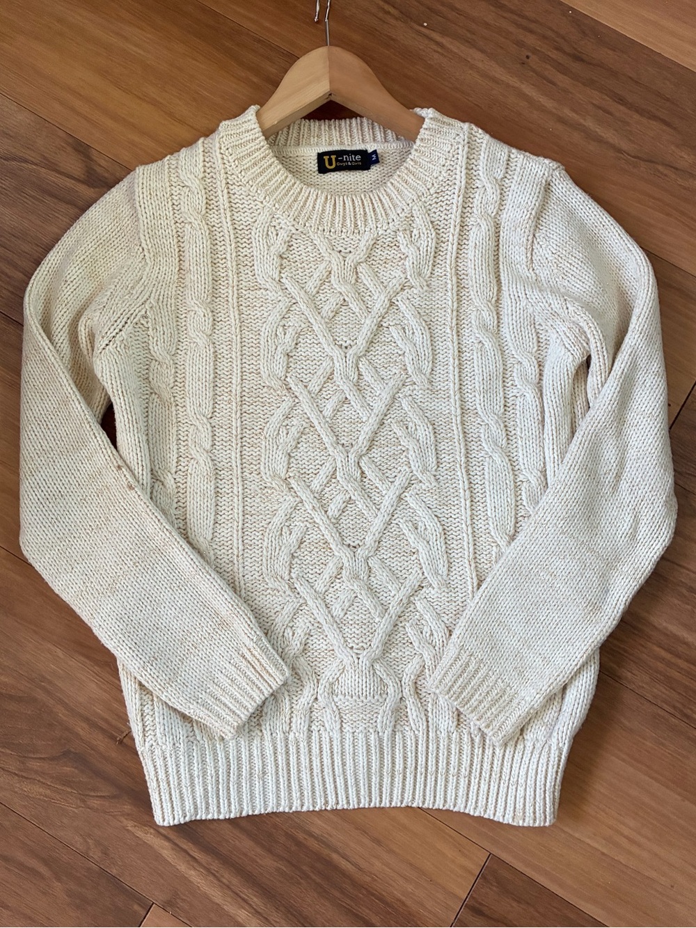 U-nite Guys & Girls Wool Cream Cable Knit Sweater Gold Metallic Thread Shimmer M